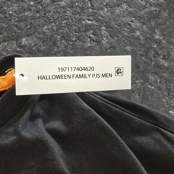 NWT: Way to Celebrate! Halloween Skeleton Pajama Set – Women's XL (46–48) - Picture 6 of 7